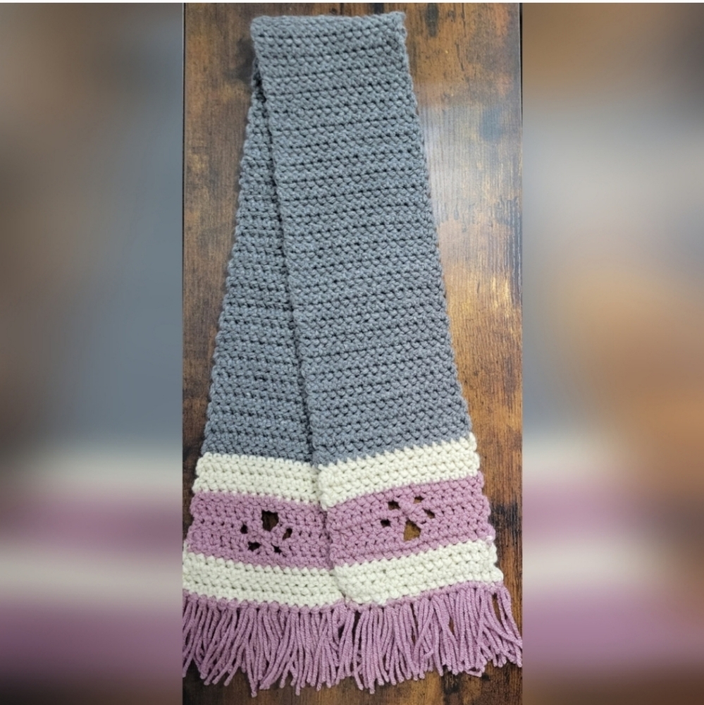Child's Pawprint Scarf 🐾